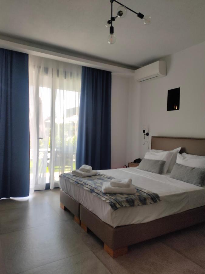 Theros Villas & Suites Криси Амудия Екстериор снимка
